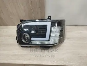 Hiace 7l Headlight Right Aftermarket Headlight for Hiace