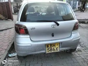 Toyota Vitz 1.3 FWD 5dr 2003 Silver