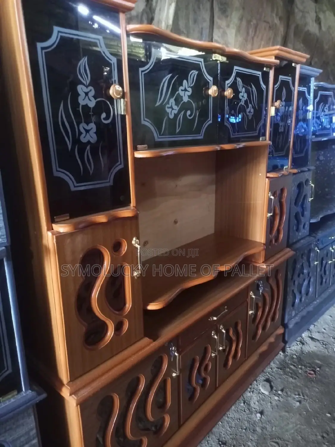 Modern Wall Units .Size 5 Ft