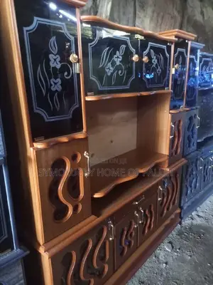 Modern Wall Units .Size 5 Ft