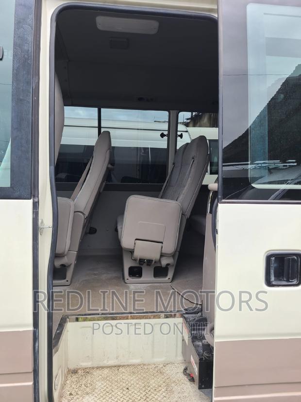 Toyota Coaster 2016 White - thumbnail 4