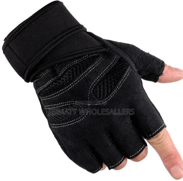*Half Finger Gym/Cycling Gloves* Available - main view