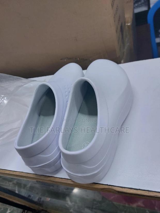 Theatre Clogs