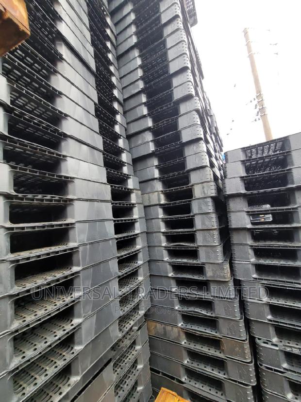 Plastic Pallets - Serrated Plastic Pallets - Plastic Pallets - main view