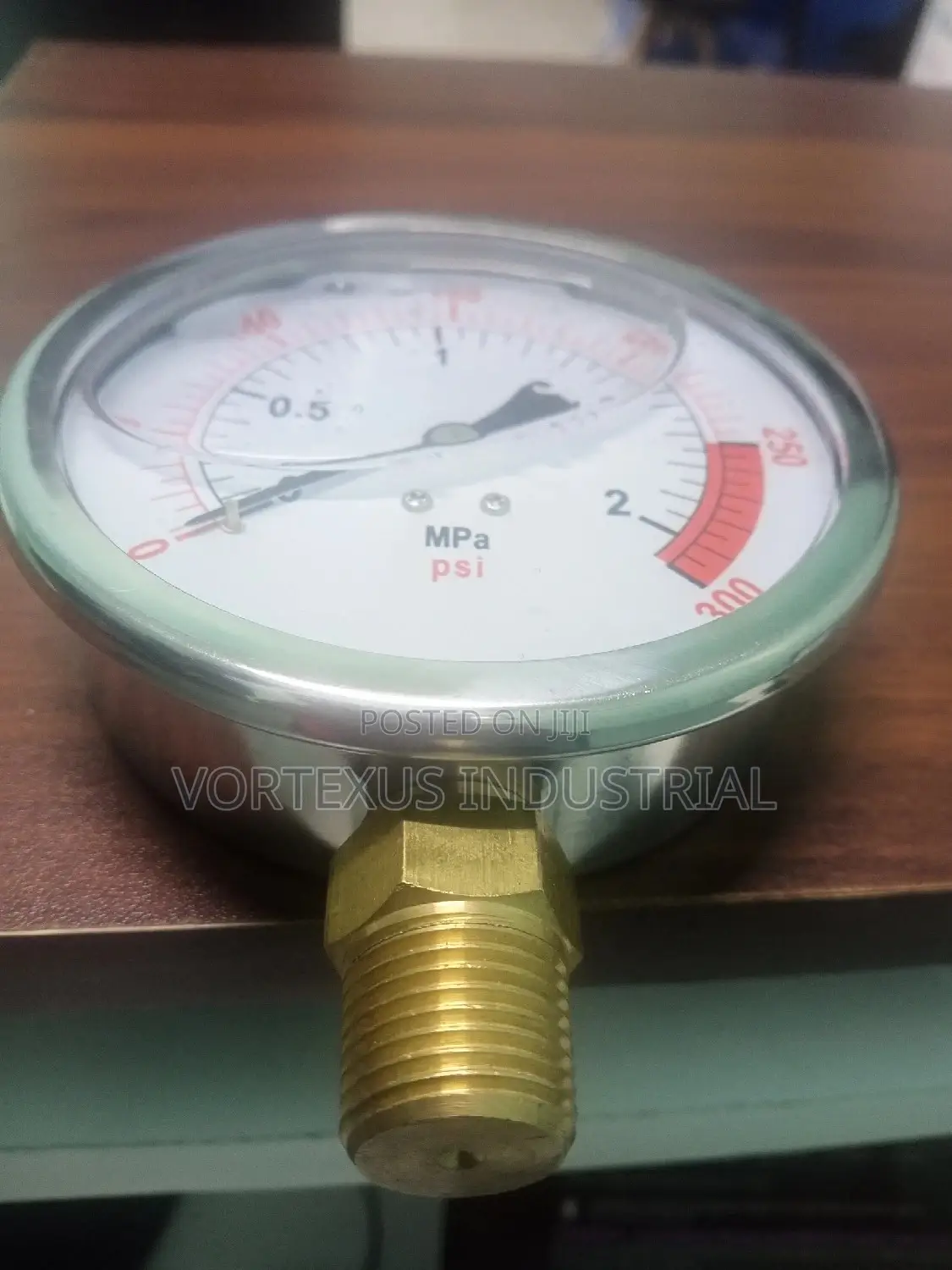 Pressure Gauge: 0-20 Bar
