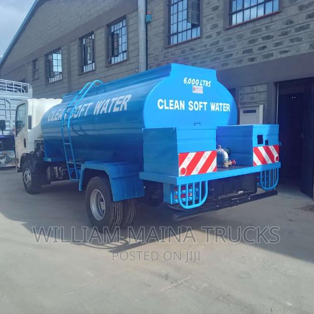 Isuzu FRR Water Bowser - thumbnail 2
