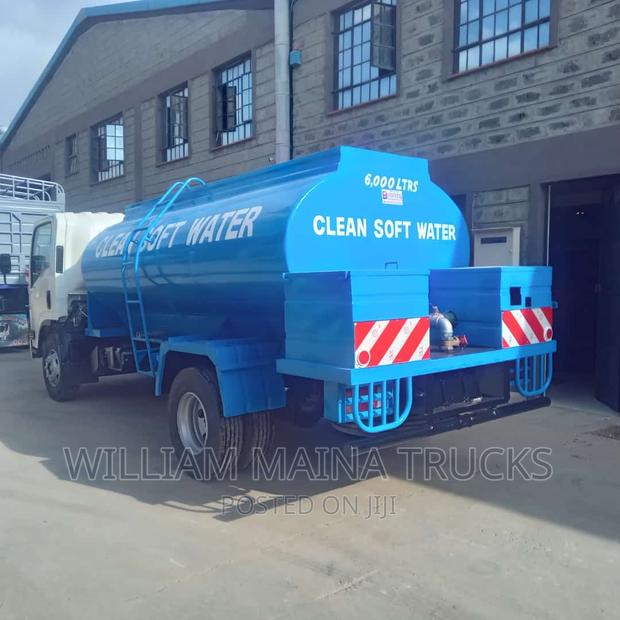 Isuzu FRR Water Bowser - thumbnail 3