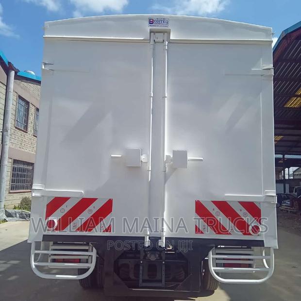 Isuzu NQR - thumbnail 2