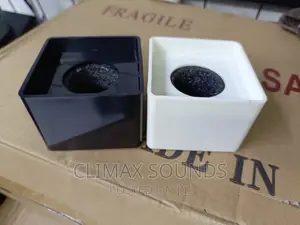 Microphone Flag White, Black