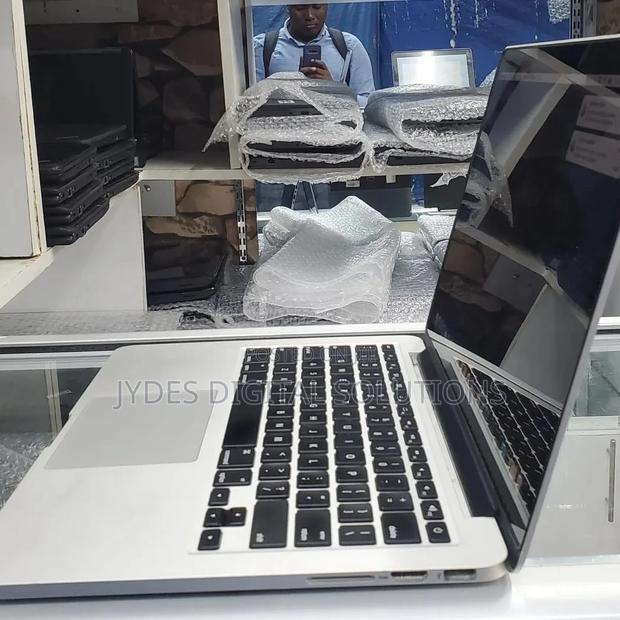 Laptop Apple MacBook Pro 2015 8GB Intel Core I5 SSD 256GB - thumbnail 3