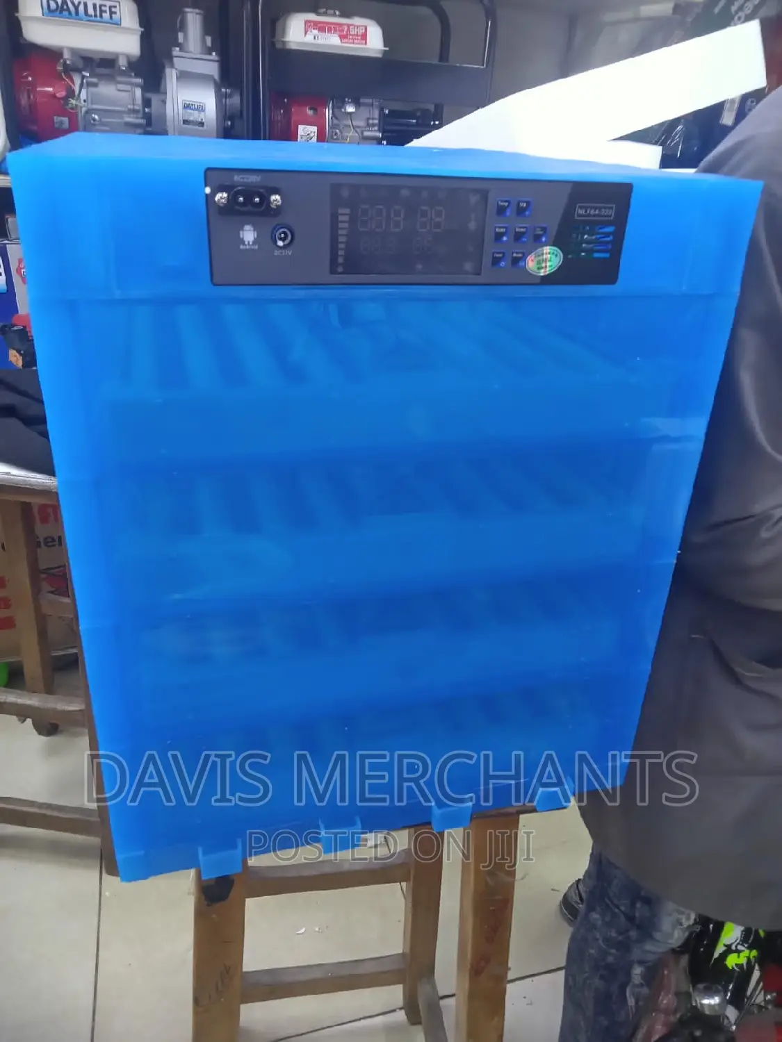 Eg Incubator Containing 256 Eggs