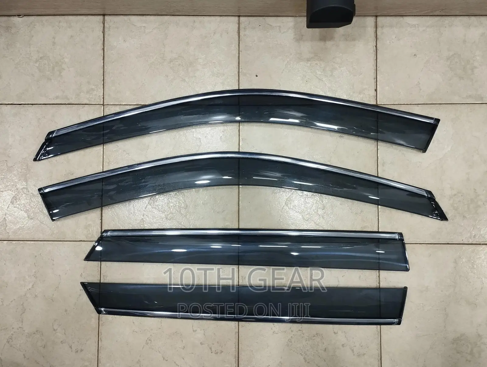 Land Rover Discovery HSE 2016 Windbreaker Window Visor