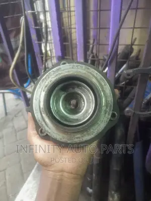 Volkswagen Golf Shock Mount