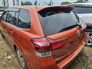 Toyota Corolla Fielder 2016 Orange