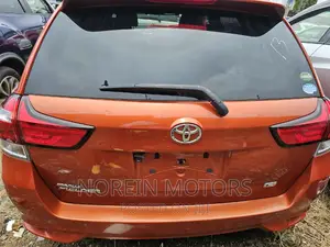 Toyota Corolla Fielder 2016 Orange