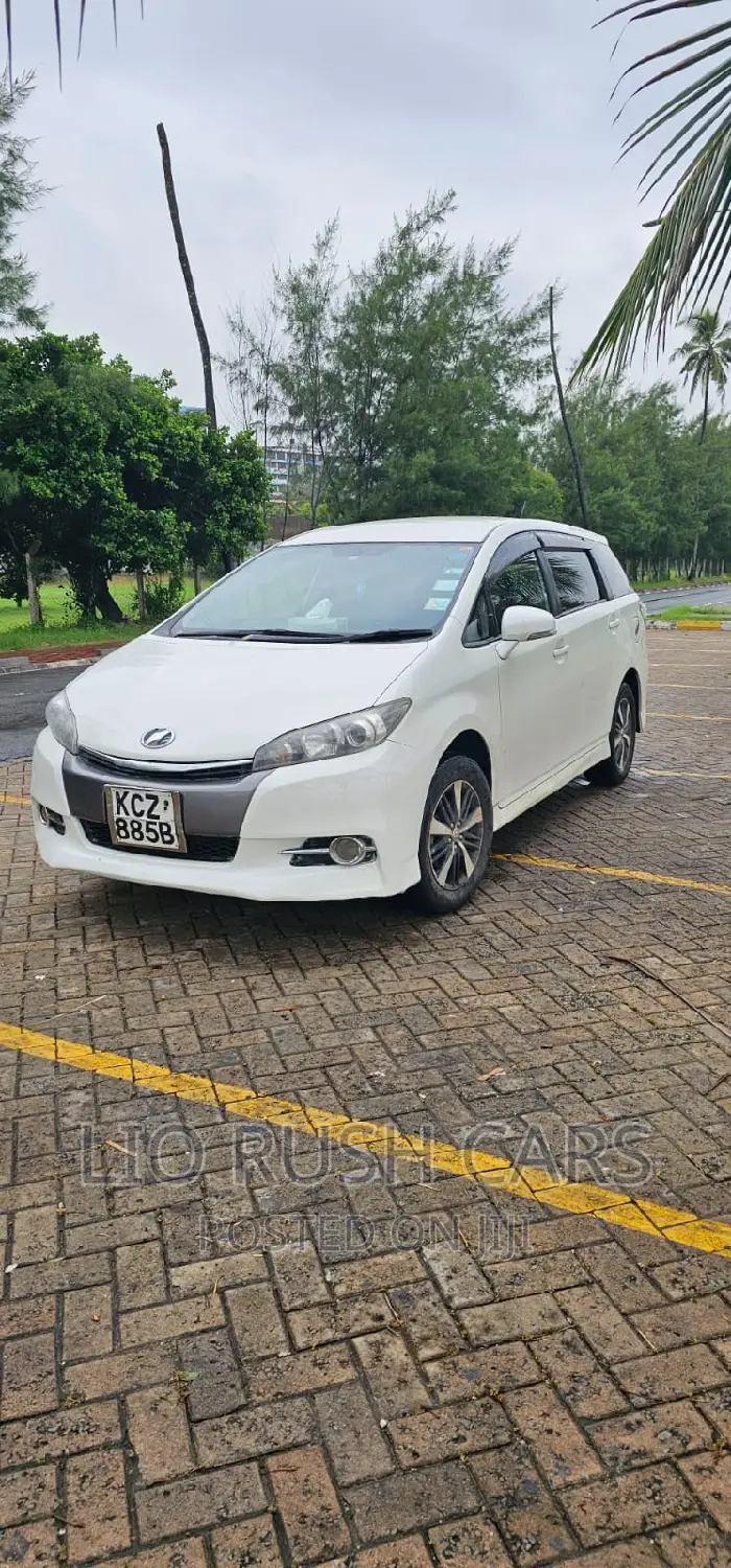Toyota Wish 2013 White