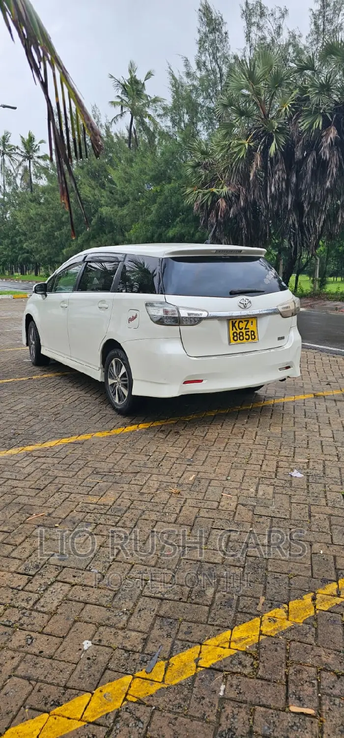 Toyota Wish 2013 White