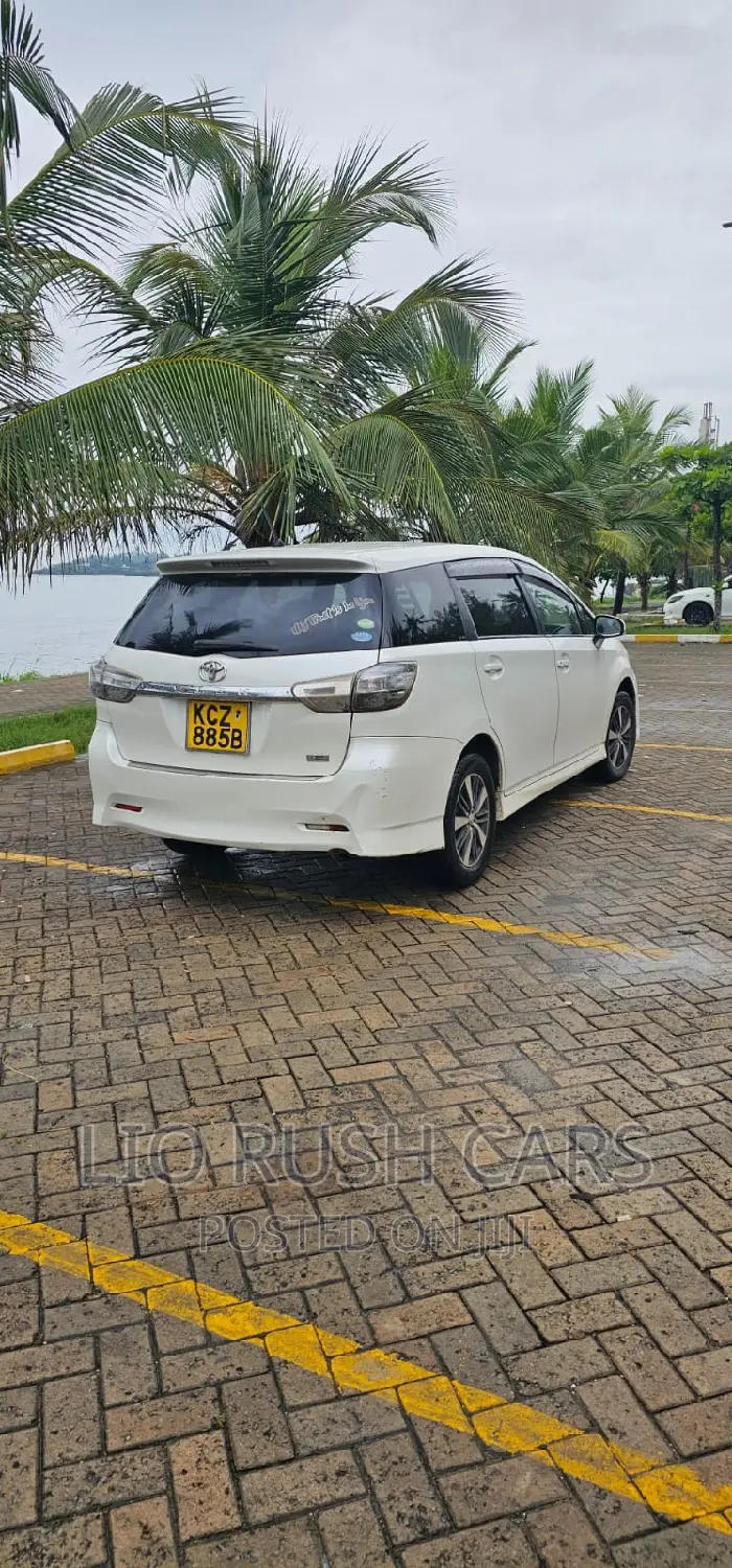 Toyota Wish 2013 White