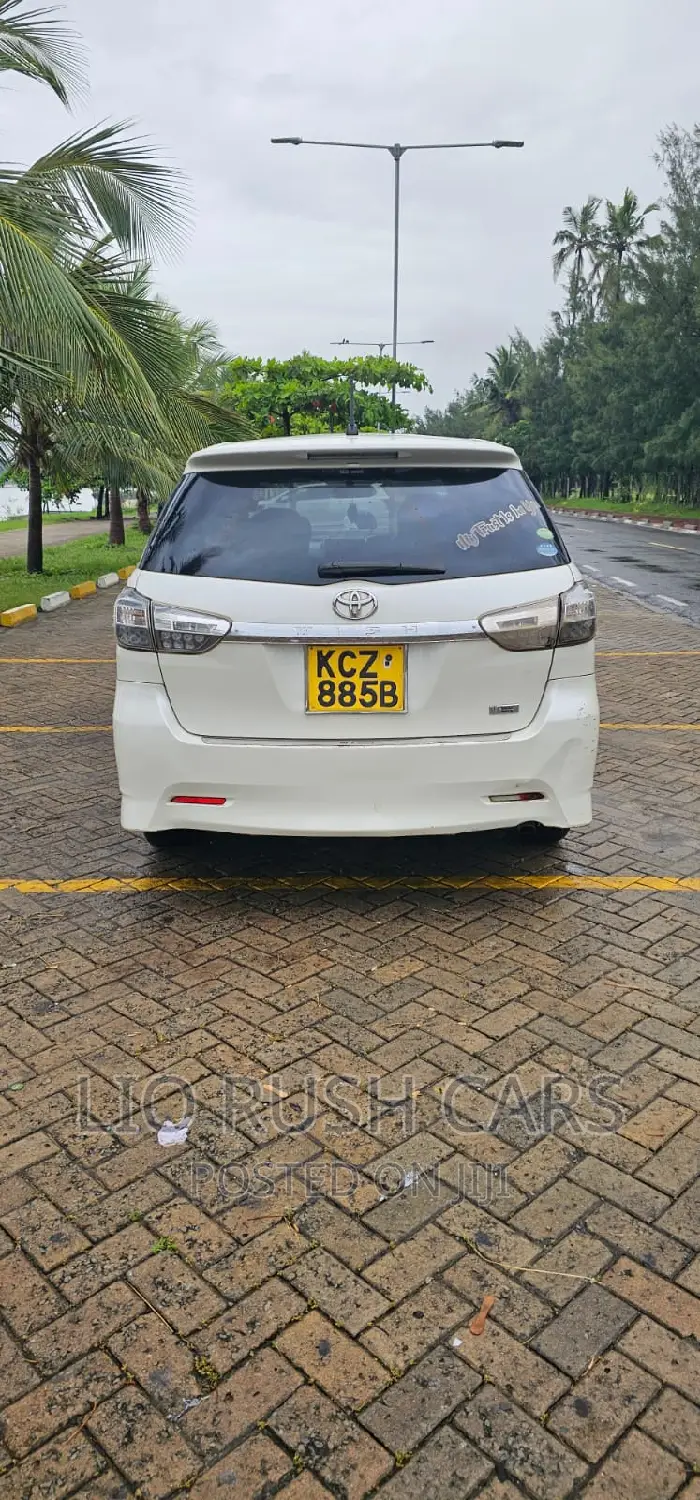 Toyota Wish 2013 White