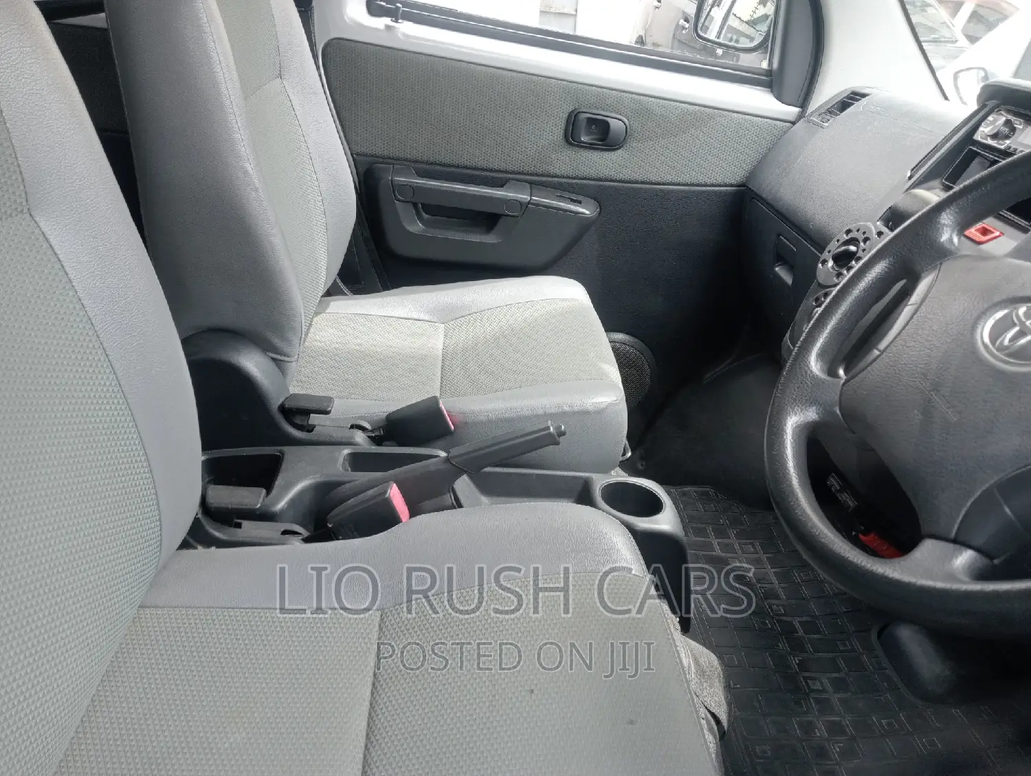 Toyota TownAce 2017 Silver