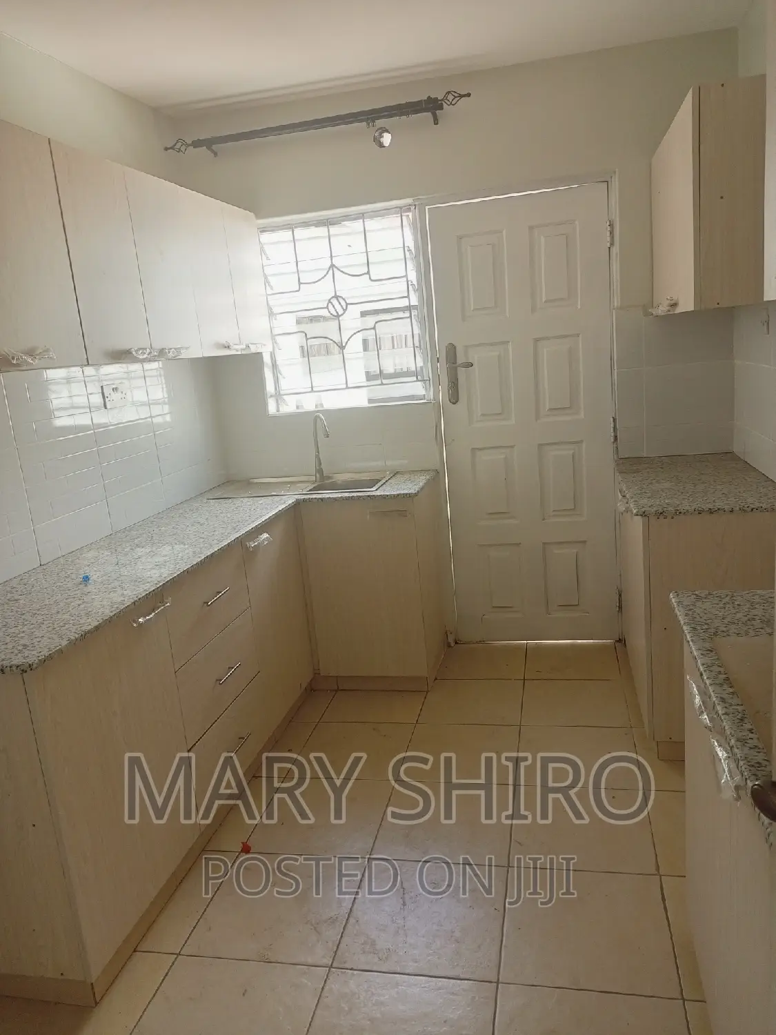 4bdrm Mansion in South B for rent