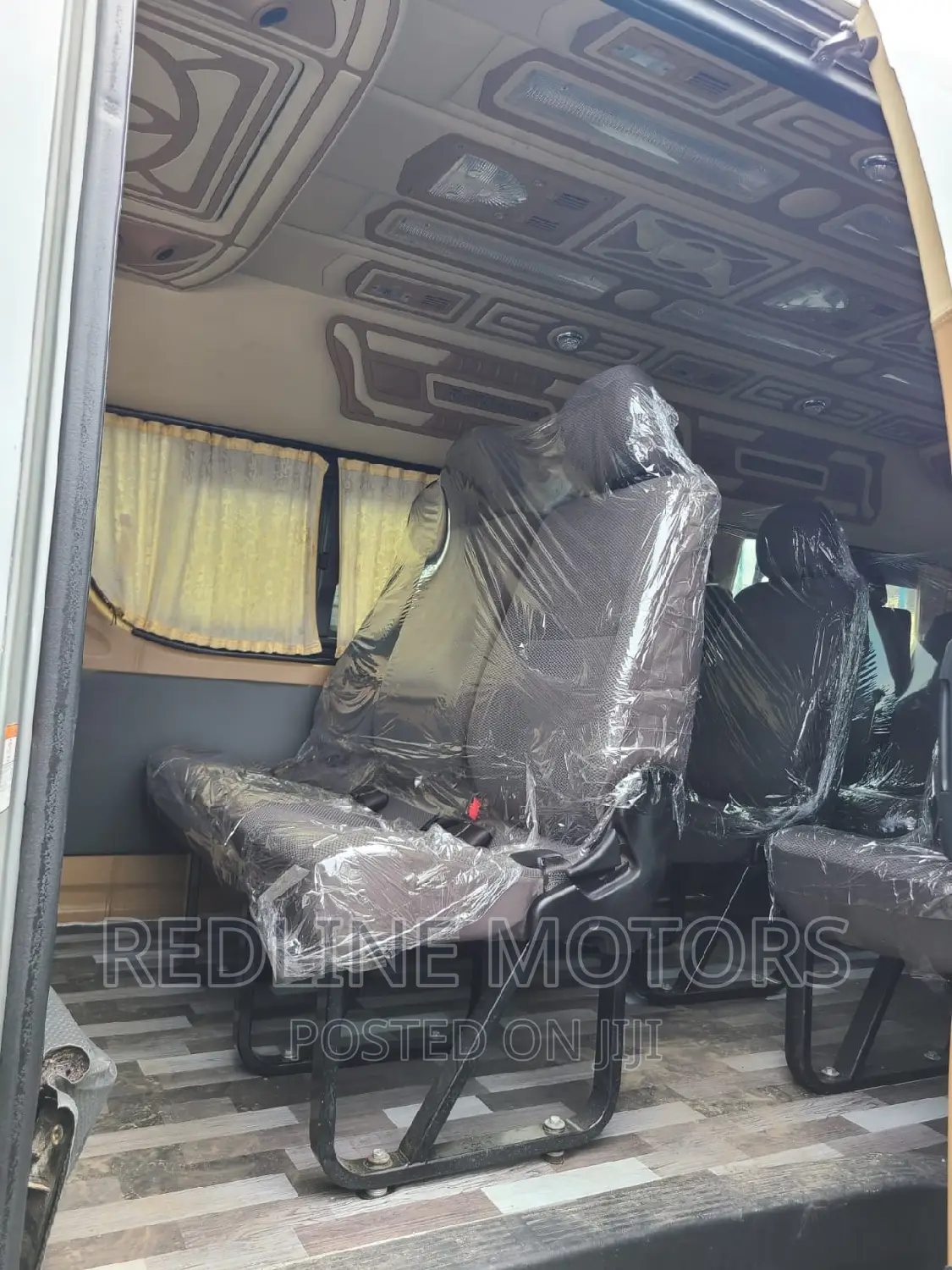 Toyota HiAce 2016 Silver
