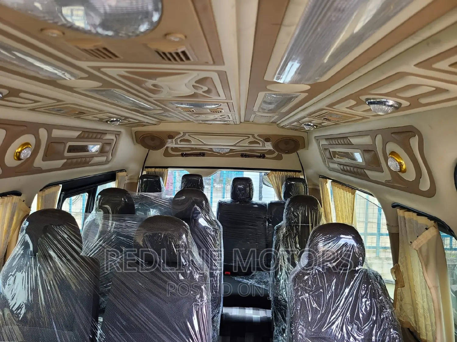 Toyota HiAce 2016 Silver