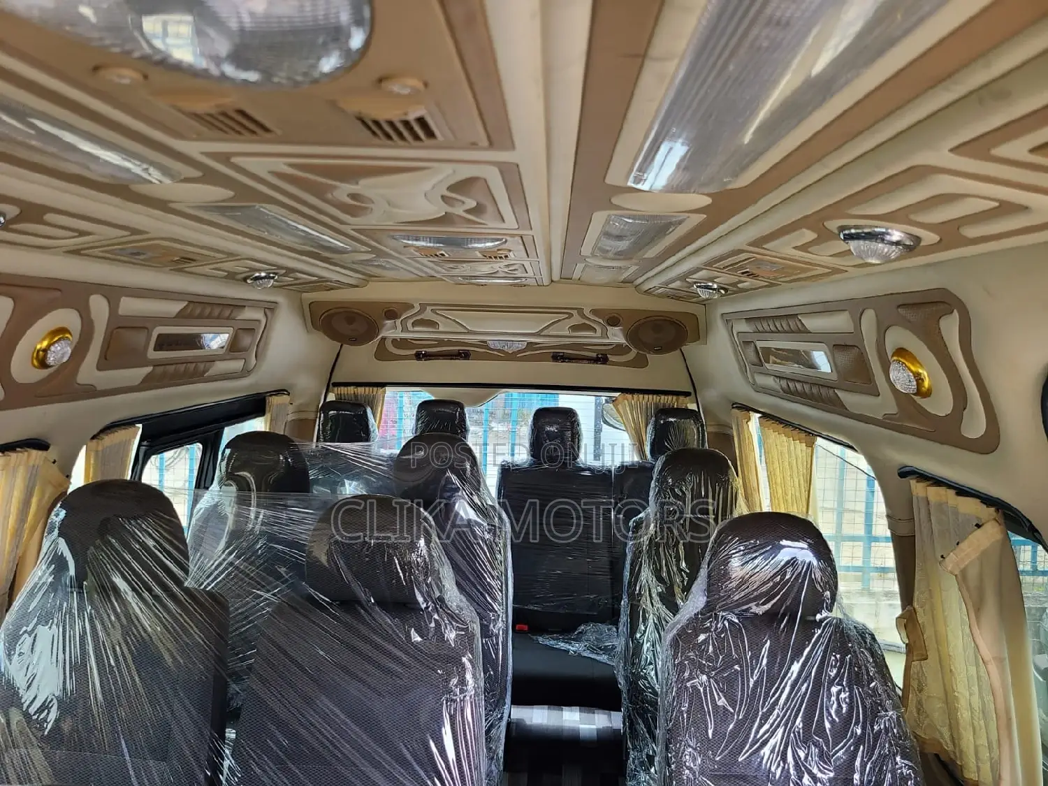 Toyota HiAce 2016 Silver