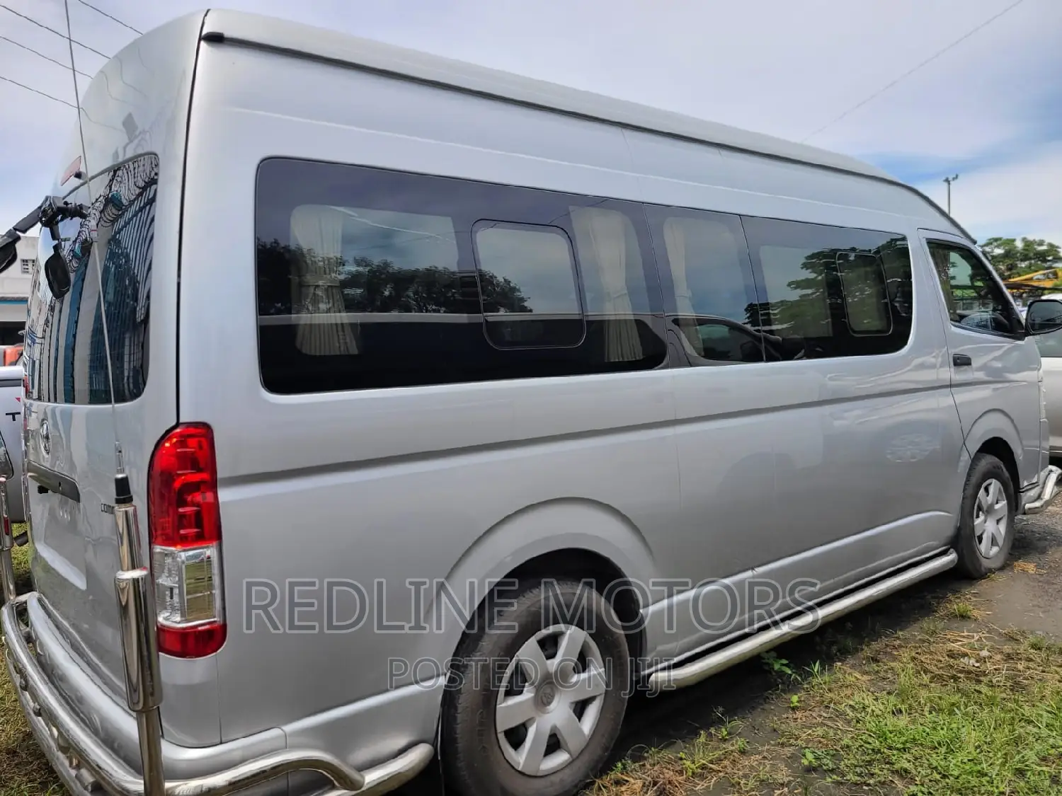 Toyota HiAce 2016 Silver
