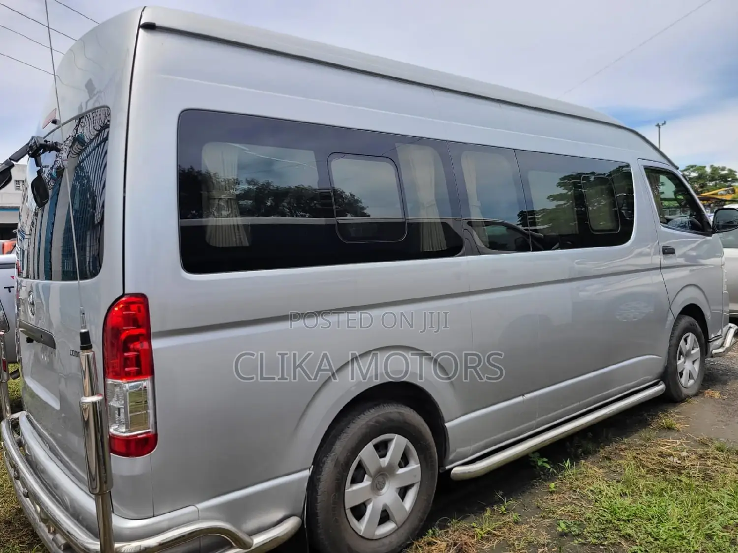 Toyota HiAce 2016 Silver