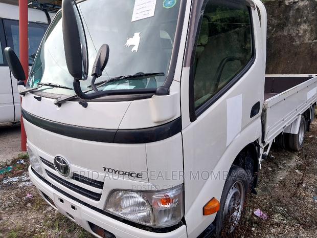 Toyota Dyna 2016 - thumbnail 2