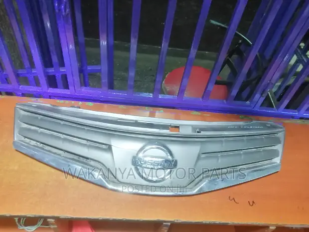 Nissan Note E11, 2008/11 Grille, Clean Ex Japan Motor Parts