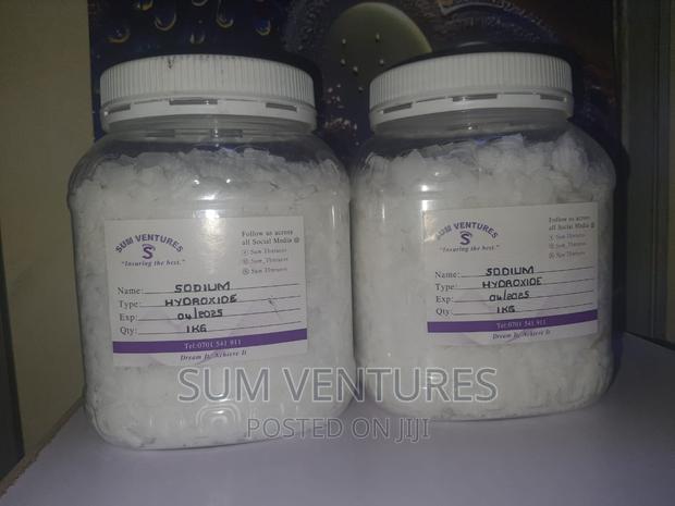 Sodium Hydroxide/ Caustic Soda/Lye - main view