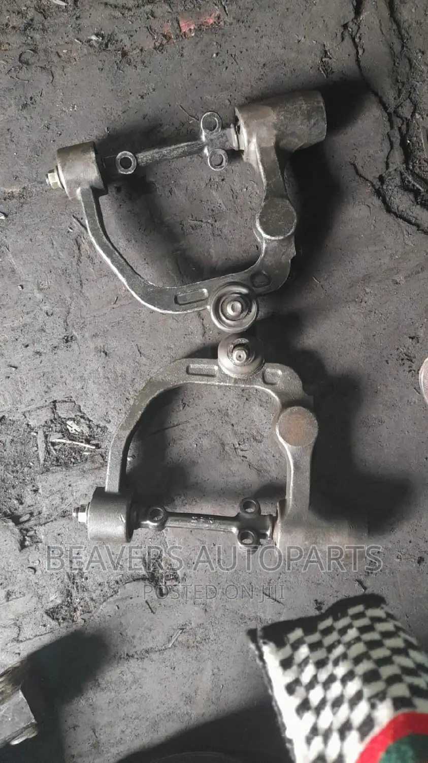 Nissan Caravan E25 Arm