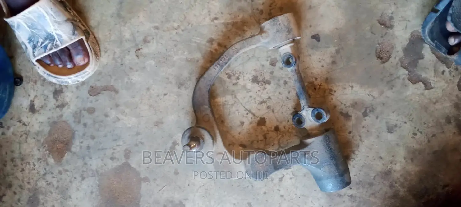 Nissan Caravan E25 Arm