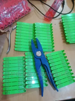 Rabbit Numbered Ear Tags and Applicator