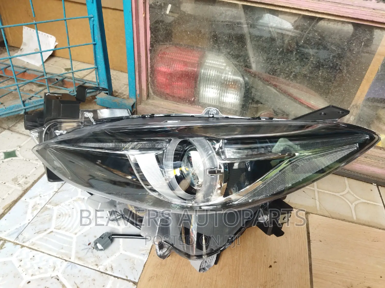 Axela 2014-2016 Zenon Headlight