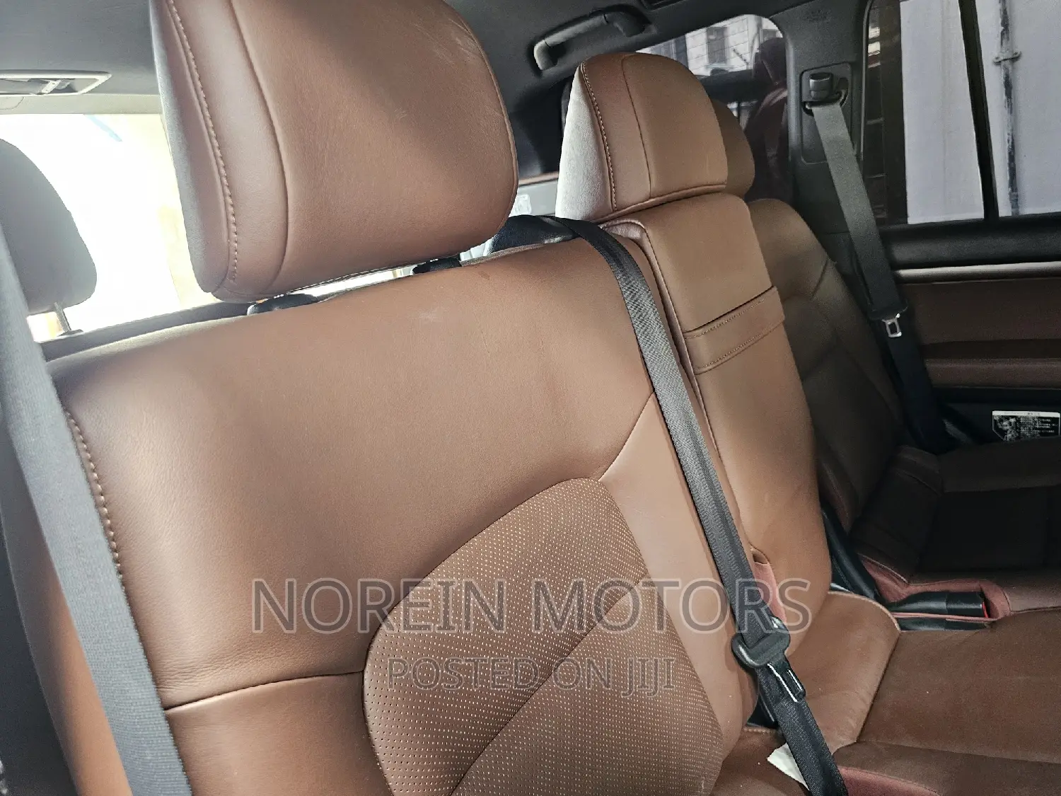 Toyota Land Cruiser 2017 Red