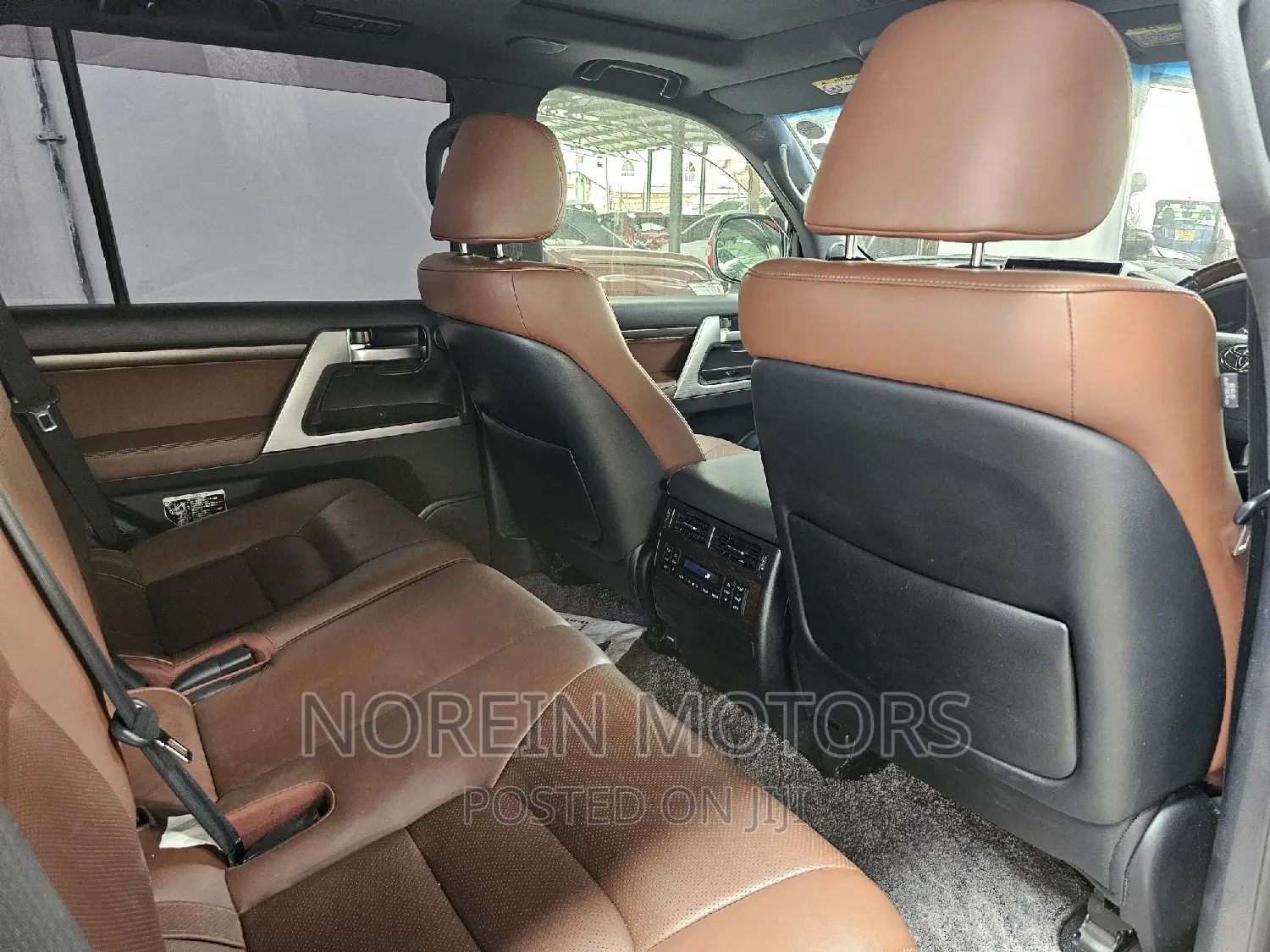 Toyota Land Cruiser 2017 Red