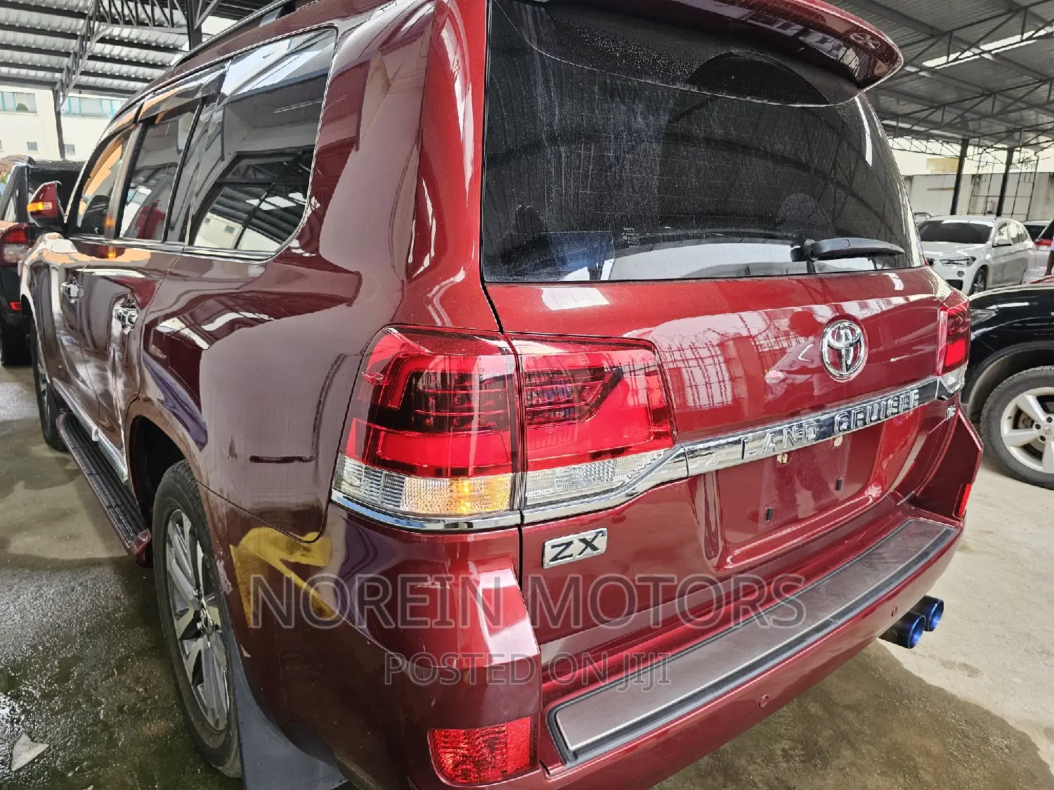 Toyota Land Cruiser 2017 Red