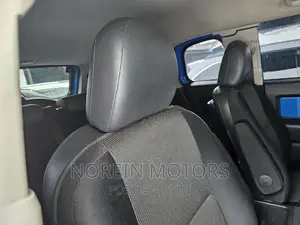 Toyota FJ Cruiser 2013 Blue