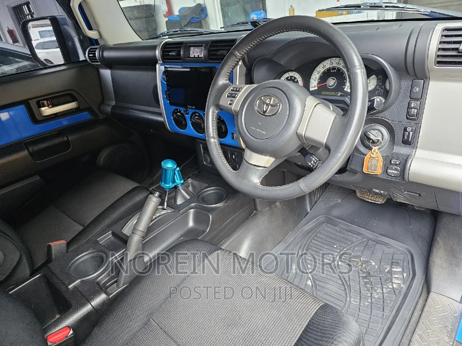 Toyota FJ Cruiser 2013 Blue