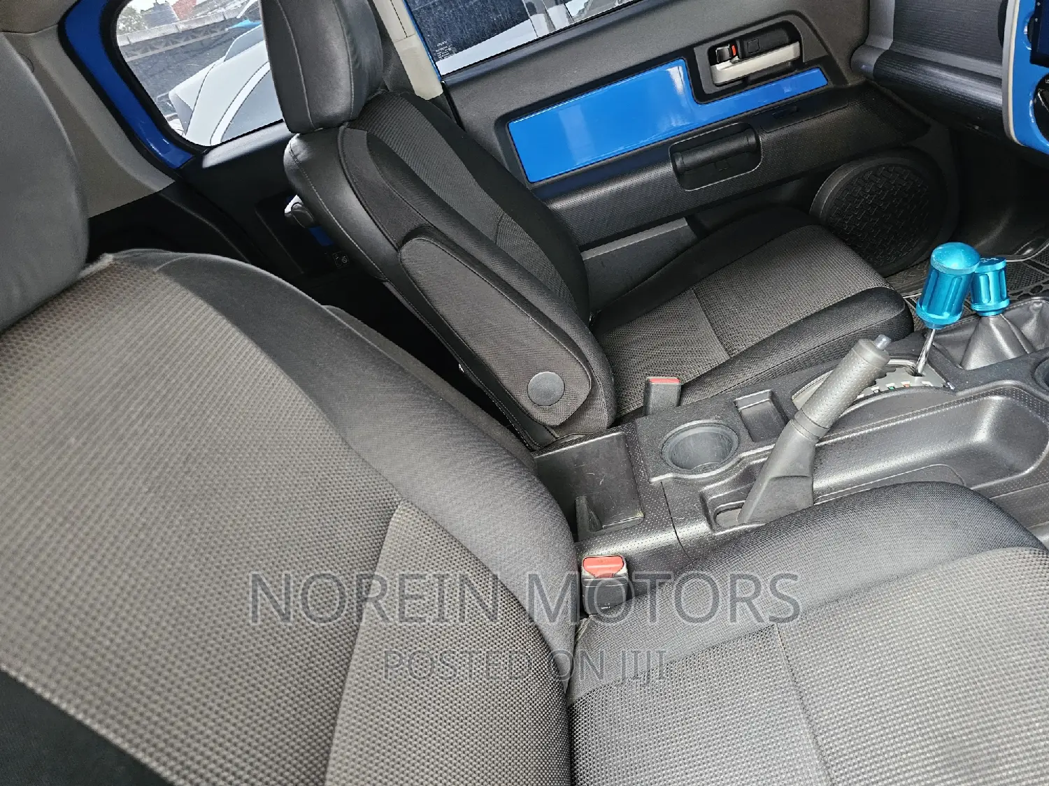 Toyota FJ Cruiser 2013 Blue