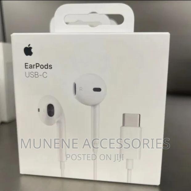 Apple iPhone 15 USB C Earphones Earpods - main view