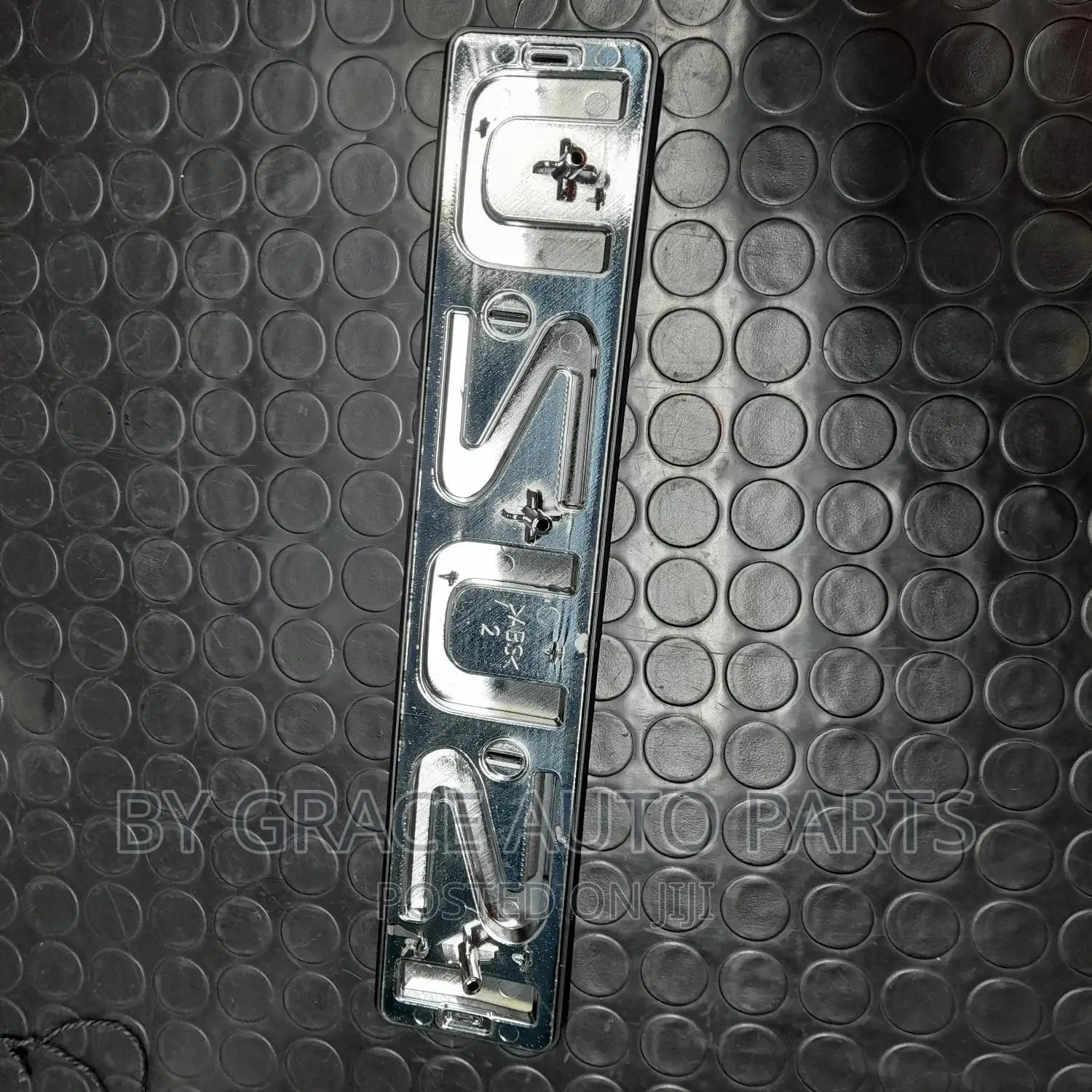 Original Isuzu Dmax Front Logo/Emblem.
