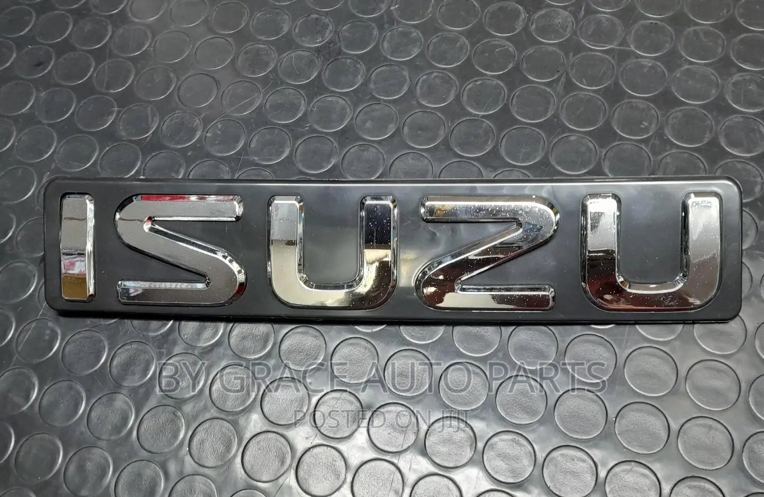 Original Isuzu Dmax Front Logo/Emblem.