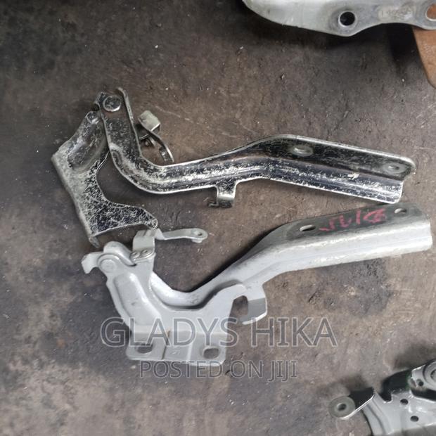 Nissan Juke Door Hinges - main view