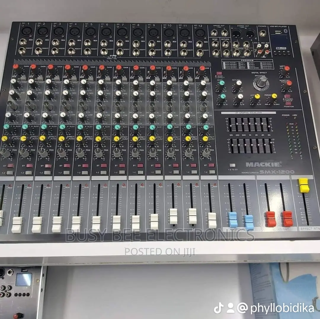 Mackie SMX 1200 Mixer