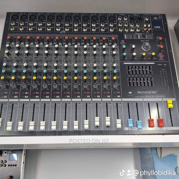 Mackie SMX 1200 Mixer - main view