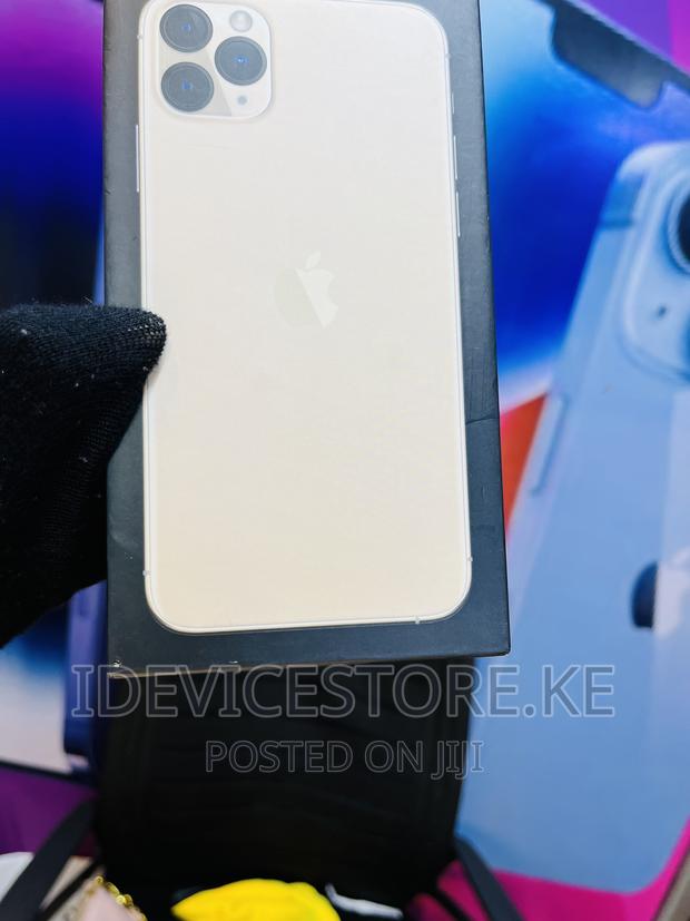 New Apple iPhone 11 Pro Max 256 GB Gold - thumbnail 3